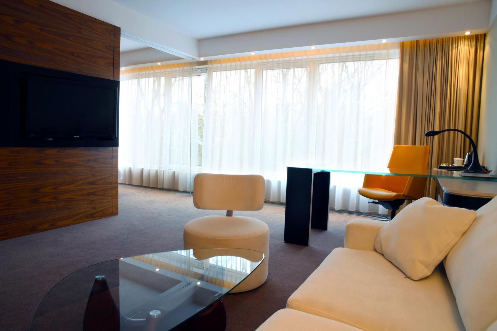 Hotel Narvil Conference & Spa Сероцьк Екстер'єр фото
